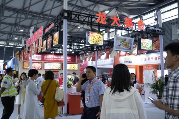 龍大美食亮相上海國際餐飲食材展覽會，預制菜產品備受矚目